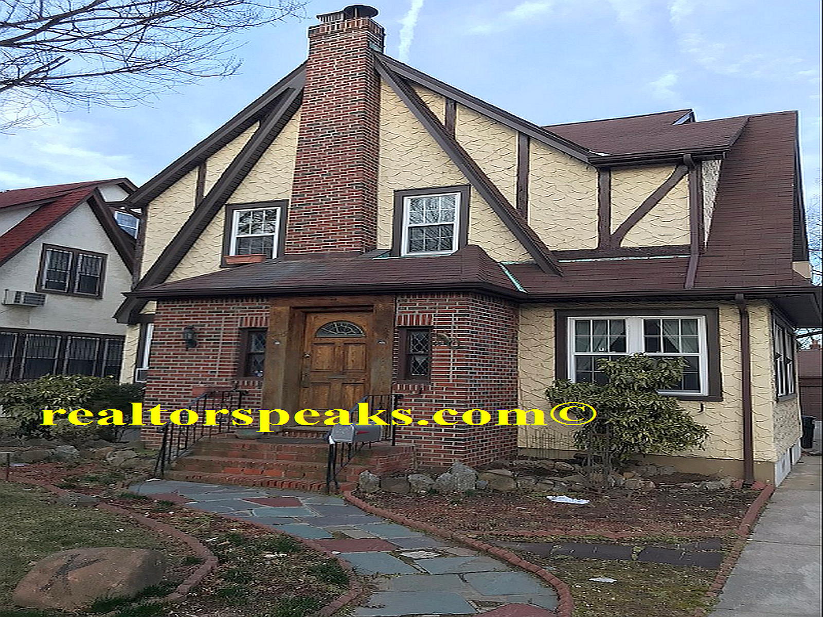 Rent Trumps Childhood Home : Jamaica Estates House